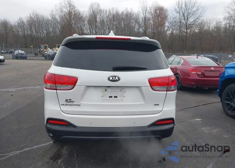 2016 Kia Sorento 2.4L Lx z USA, uszkodzony, nr VIN 5XYPGDA39GG096919